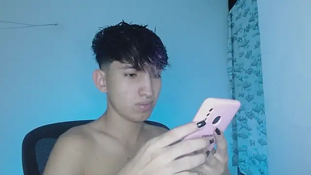 littlextreme online show from February 7, 12:31 am