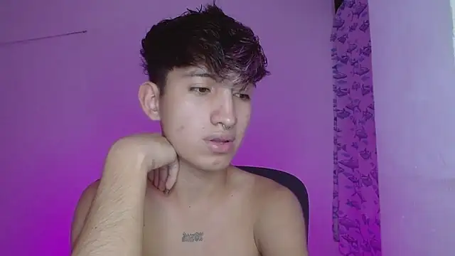 littlextreme online show from February 22, 5:44 am