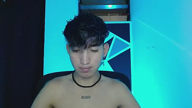 littlextreme online show from March 10, 4:07 am