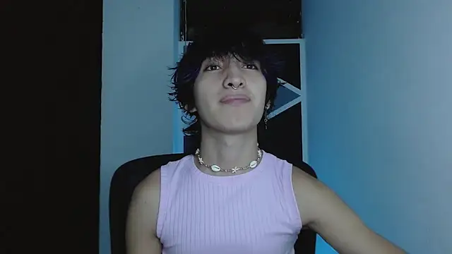 littlextreme online show from February 10, 3:10 am