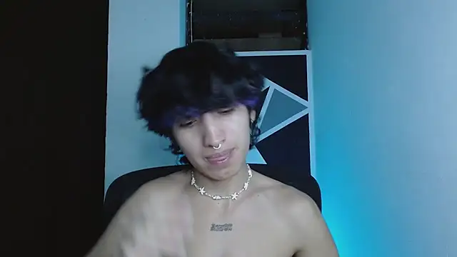 littlextreme online show from February 22, 2:02 am