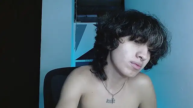 littlextreme online show from June 12, 2:21 am