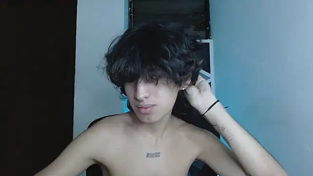 littlextreme online show from June 24, 1:04 am