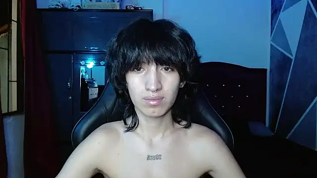 littlextreme online show from August 4, 3:53 am
