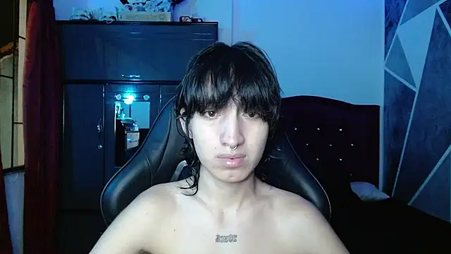 littlextreme online show from August 6, 2:24 am