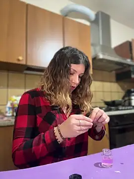 Snapshot of DaisyVibesss chatting on March 12, 11:53 am DaisyVibesss online show from March 12, 11:53 am