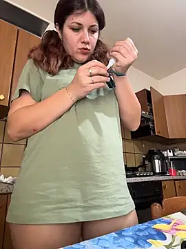 Snapshot of DaisyVibesss chatting on November 18, 9:58 am DaisyVibesss online show from November 18, 9:58 am