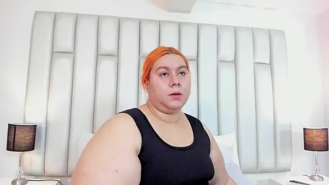 aandreaperez online show from March 7, 11:29 am