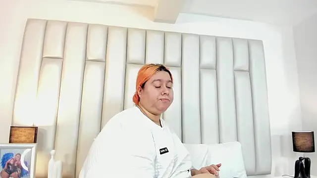 aandreaperez online show from October 20, 12:38 pm