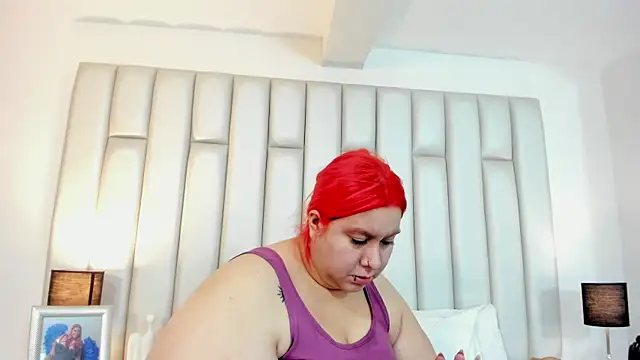 aandreaperez online show from October 28, 11:36 am