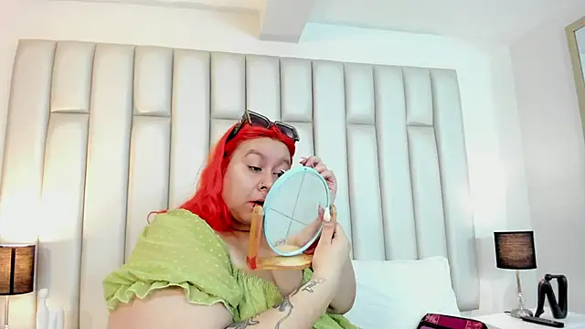 aandreaperez online show from November 7, 11:43 am