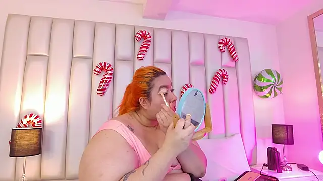 aandreaperez online show from December 15, 11:47 am