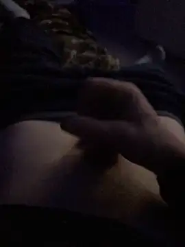 Snapshot of Hugetings chatting on December 17, 5:29 am Hugetings online show from December 17, 5:29 am