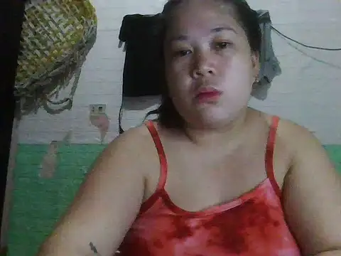 Snapshot of hotsexylyn chatting on November 7, 4:34 am hotsexylyn online show from November 7, 4:34 am