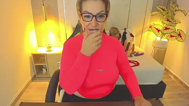 gisela27 online show from June 30, 7:59 pm