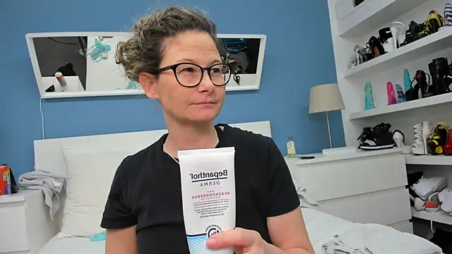 izzy-mendosa online show from March 9, 7:05 pm