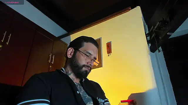 Snapshot of CamiloGray_ chatting on February 2, 1:54 pm CamiloGray online show from February 2, 1:54 pm