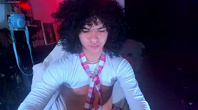 Snapshot of sweetvond_ chatting on March 2, 7:54 am sweetvond  online show from March 2, 7:54 am