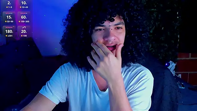 Snapshot of sweetvond_ chatting on November 25, 11:05 pm sweetvond online show from November 25, 11:05 pm