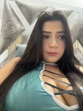 Snapshot of cutesarah_ chatting on January 20, 1:50 am cutesarah online show from January 20, 1:50 am