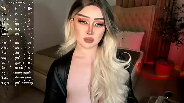 Snapshot of Miss_mariahmonroe chatting on November 10, 10:58 am Miss mariahmonroe online show from November 10, 10:58 am