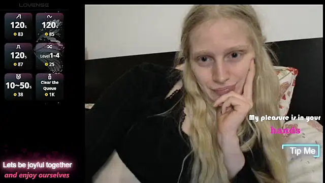 Snapshot of VeronicaJoyful chatting on November 23, 11:59 pm VeronicaJoyful online show from November 23, 11:59 pm