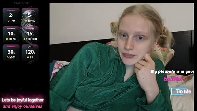 Snapshot of VeronicaJoyful chatting on November 24, 11:26 pm VeronicaJoyful online show from November 24, 11:26 pm