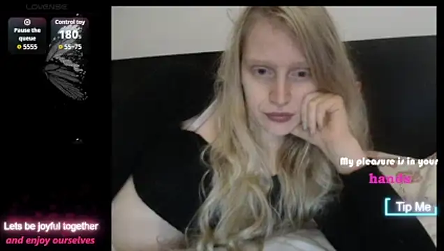 Snapshot of VeronicaJoyful chatting on November 30, 10:25 pm VeronicaJoyful online show from November 30, 10:25 pm