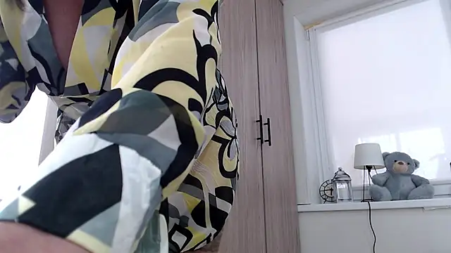 increible della online show from February 24, 7:06 am