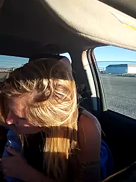 SheIsSomething online show from January 10, 11:53 pm