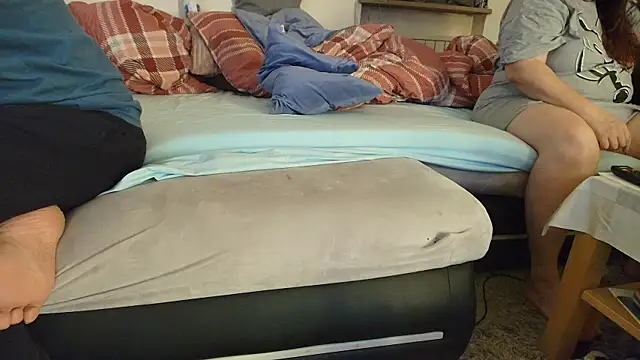 Snapshot of HotBiPaar chatting on March 15, 10:00 pm HotBiPaar online show from March 15, 10:00 pm