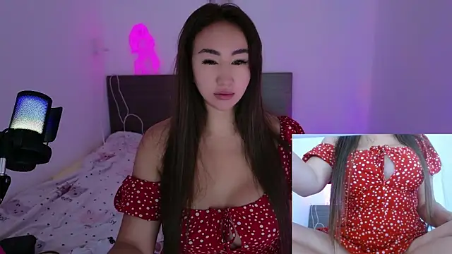 Snapshot of AsianQueens chatting on March 12, 1:56 am AsianQueens online show from March 12, 1:56 am
