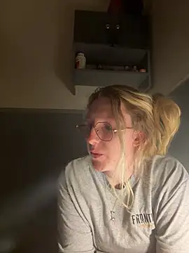Snapshot of stormyybabe chatting on July 10, 6:17 am stormyybabe online show from July 10, 6:17 am