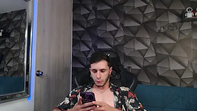 Latino stud4u online show from November 3, 1:40 am