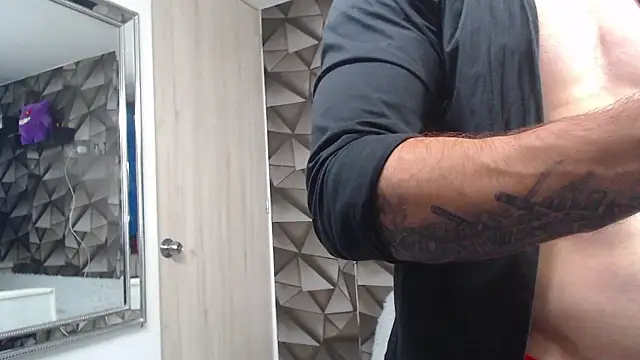 Latino stud4u online show from January 9, 2:14 am