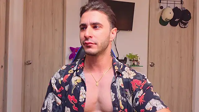 Latino stud4u online show from July 13, 7:49 pm