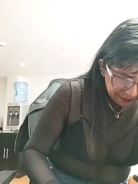 aisha latina online show from October 21, 3:13 pm