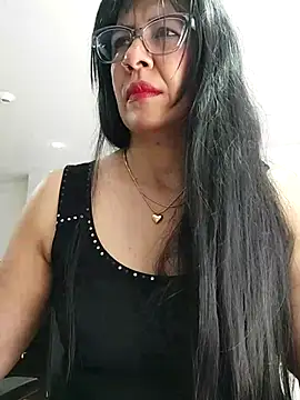 aisha latina online show from October 22, 2:39 pm