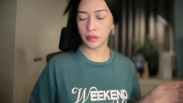 Snapshot of Jasmine_Elcock chatting on April 16, 2:40 pm Jasmine Elcock online show from April 16, 2:40 pm