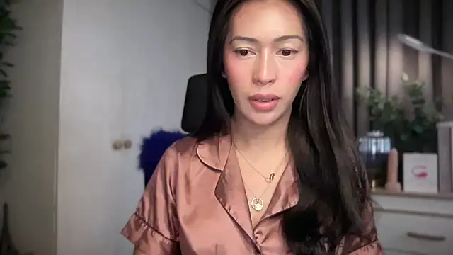 Snapshot of Jasmine_Elcock chatting on May 18, 4:07 am Jasmine Elcock online show from May 18, 4:07 am