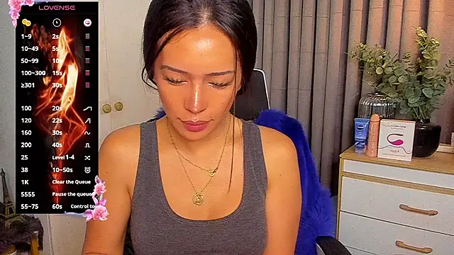 Snapshot of Jasmine_Elcock chatting on July 10, 12:04 am Jasmine Elcock online show from July 10, 12:04 am