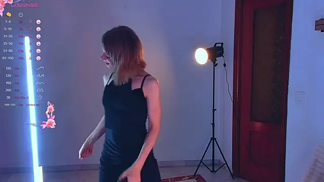 Snapshot of Arielle__03 chatting on October 3, 3:14 am Arielle 03 online show from October 3, 3:14 am