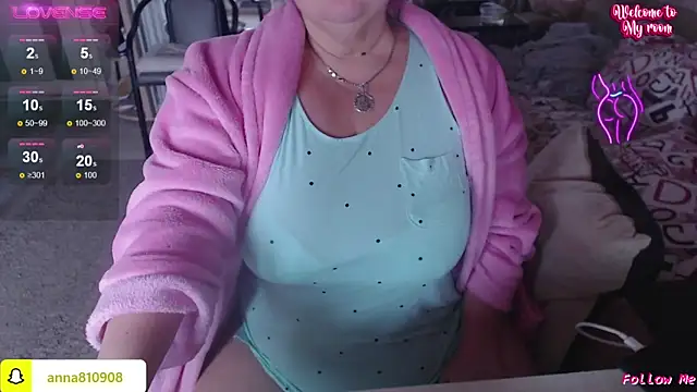 Snapshot of femme_fatale1 chatting on December 15, 8:51 am femme fatale1 online show from December 15, 8:51 am