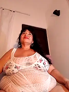 Snapshot of karlablue_ chatting on February 1, 10:23 pm karlablue online show from February 1, 10:23 pm