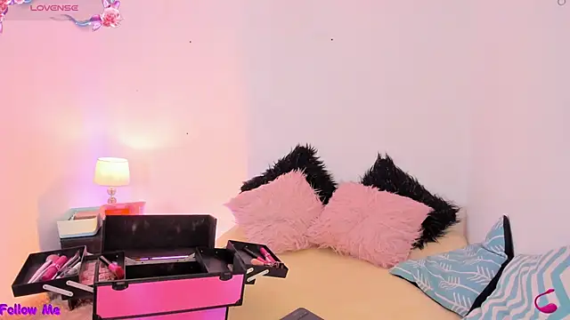 SophieRossi online show from November 11, 4:12 am