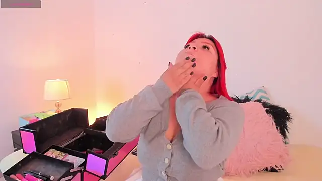 SophieRossi online show from November 14, 3:38 am