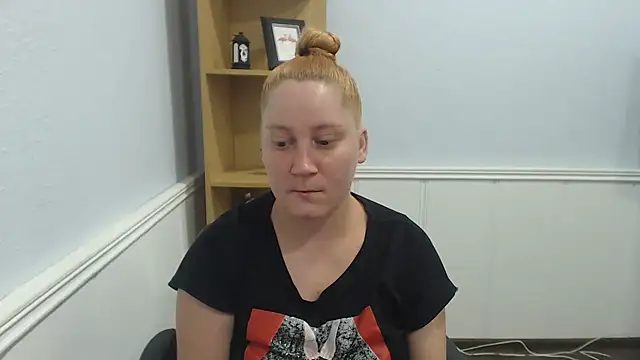 Snapshot of JosieJun_ chatting on July 24, 6:39 pm JosieJun online show from July 24, 6:39 pm