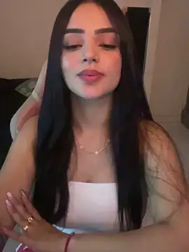 Snapshot of anniehart chatting on December 15, 2:27 am anniehart online show from December 15, 2:27 am