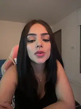 Snapshot of anniehart chatting on February 3, 12:42 am anniehart online show from February 3, 12:42 am