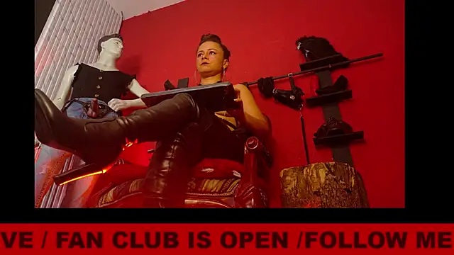 Snapshot of MistressSlut1 chatting on February 21, 4:05 pm MistressSlut1 online show from February 21, 4:05 pm